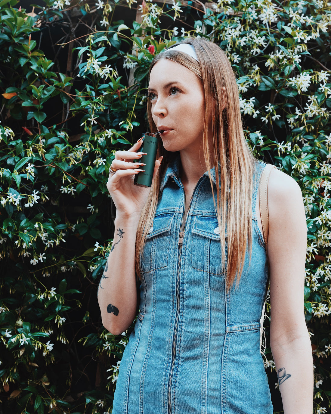 Vaporizador herbal vs. Combustión: ¿Cuál es mejor para disfrutar de tus hierbas? Una guía rápida